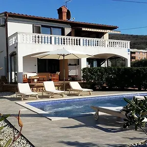  Apartment Karabaic